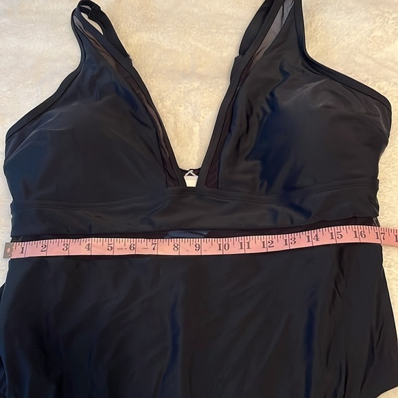 Cupshe one piece black bathing suit, with sheer cutouts, very flattering, NWTS - Picture 6 of 8